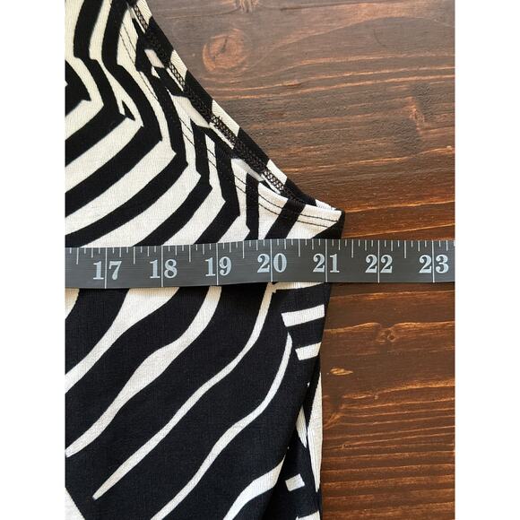 TRAVLERS by Chico Black White Geometric Print Business Office Casual Top Sz 3 - Picture 10 of 12